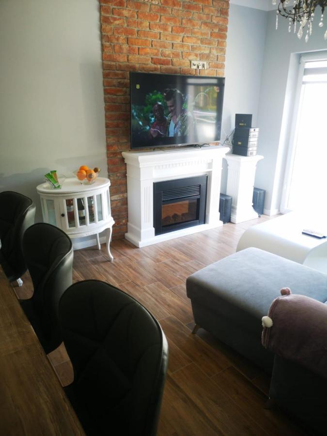 Romantyczny Apartament Happy 16 Basen & Kort Tenisowy, Ochrona 24 H - Dla Maksymalnie 6 Osob Pobierowo Εξωτερικό φωτογραφία