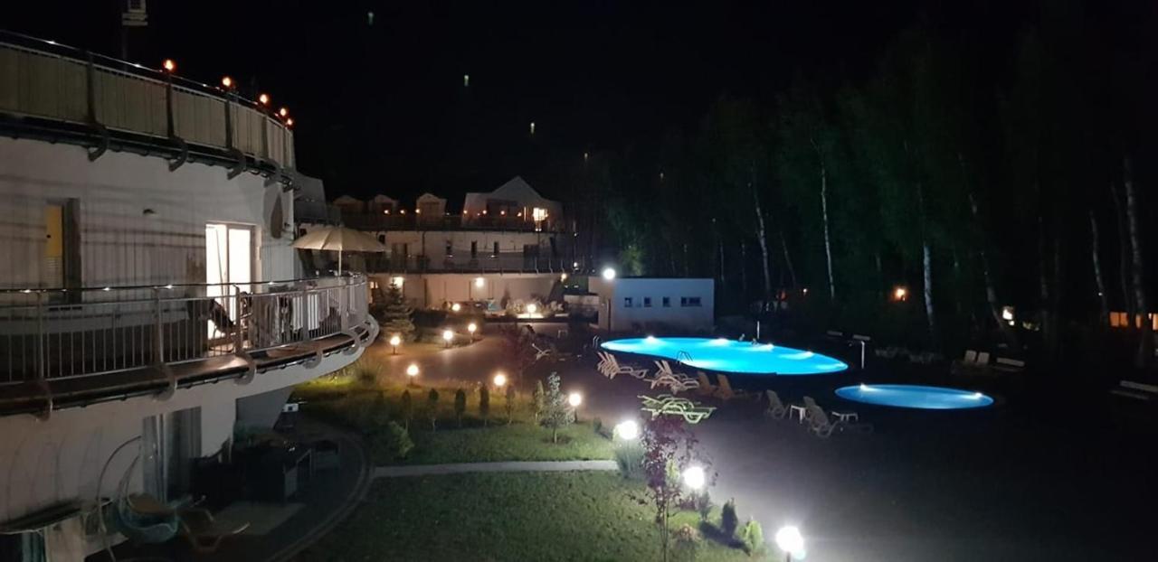 Romantyczny Apartament Happy 16 Basen & Kort Tenisowy, Ochrona 24 H - Dla Maksymalnie 6 Osob Pobierowo Εξωτερικό φωτογραφία