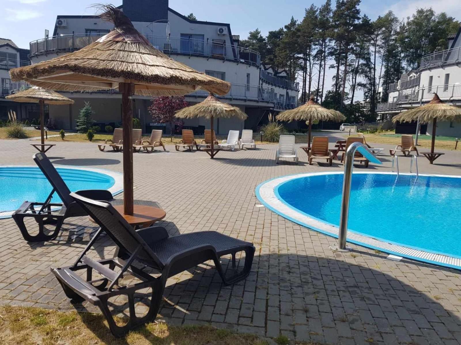 Romantyczny Apartament Happy 16 Basen & Kort Tenisowy, Ochrona 24 H - Dla Maksymalnie 6 Osob Pobierowo Εξωτερικό φωτογραφία