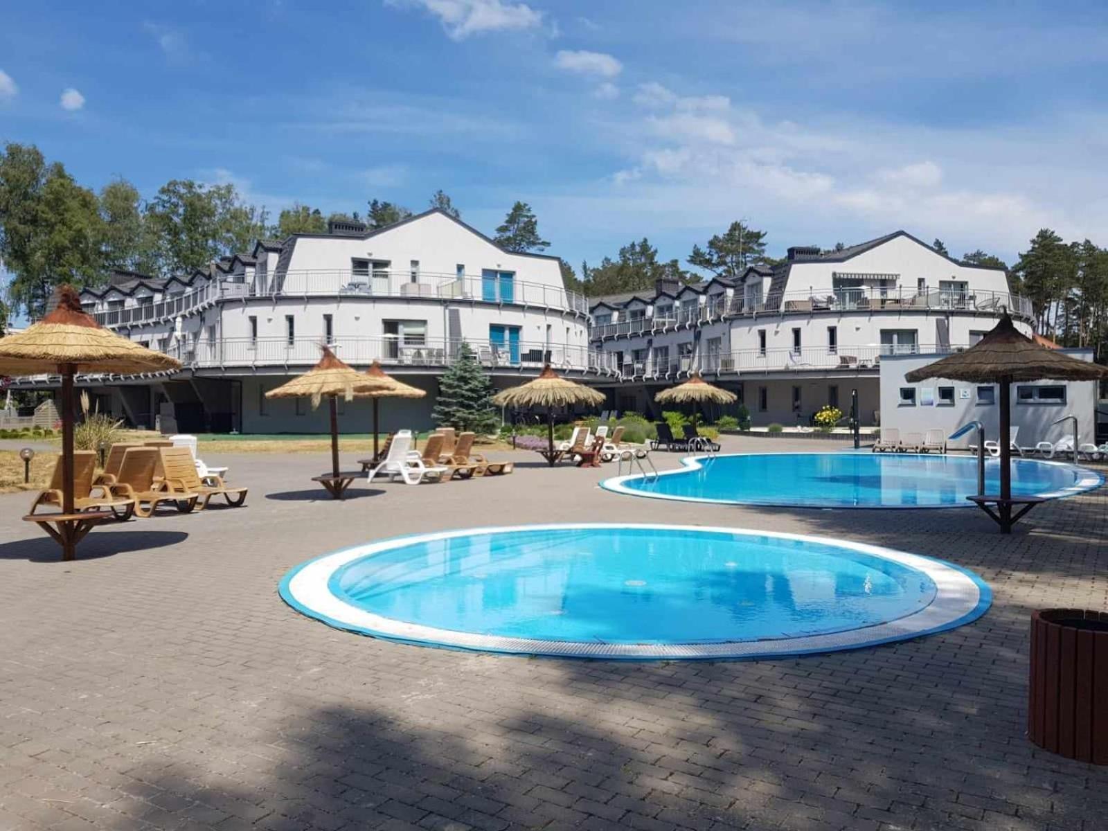 Romantyczny Apartament Happy 16 Basen & Kort Tenisowy, Ochrona 24 H - Dla Maksymalnie 6 Osob Pobierowo Εξωτερικό φωτογραφία